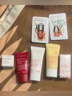 Clarins Sample Skincare Set with tote!